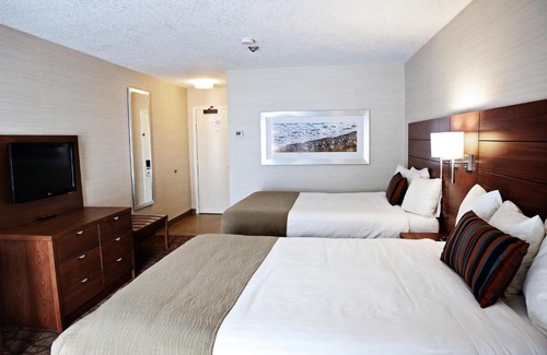 Timiskaming District Hotel | Waterfront Inn