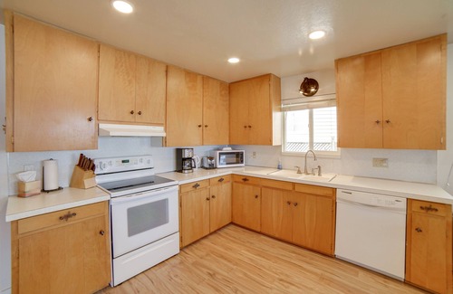 Lakeport House | Waterfront Lakeport Rental Home w/Private Dock!