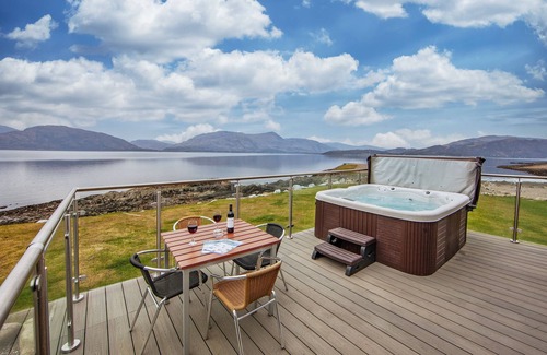 Kentallen Cottage | Waterfront Lodge 6 with Hot Tub