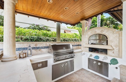 College Park Villa | Waterfront Luxurious Oasis - 5BR/5BA Villa on the Intracoastaln