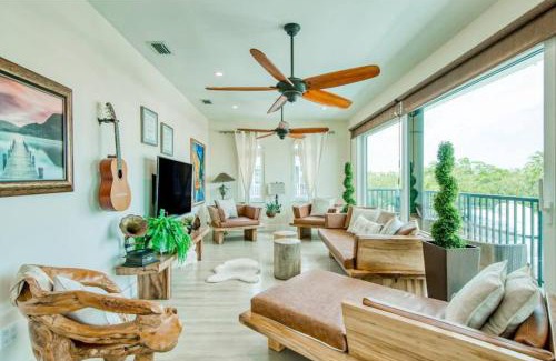 Twin Lakes Apartment | Waterfront Oasis with hot tub