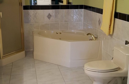 Bahamia West House | Waterfront Property 2 bedroom 2.5 bath Winter Retreat to The Bahamas