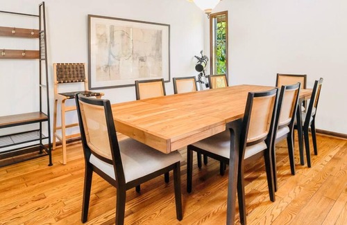 Fort Washington Villa | Waterfront Spanish Villa minutes from the city!