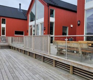 Ballstad House | Waterfront Suite l Ballstad l Lofoten l Norway