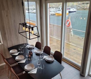 Ballstad House | Waterfront Suite l Ballstad l Lofoten l Norway