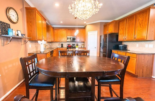 Katy House | WaterFront View 2Br 1.5Ba Home