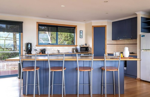 Coles Bay House | Waterline