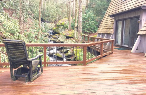 Boone House | Waters Fall - private, stunning setting in gated Hound Ears. Close to BR & Boone