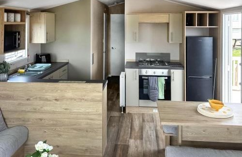 Winestead House | Waterside Lodge