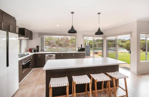 Wilyabrup House | Waterside Wilyabrup