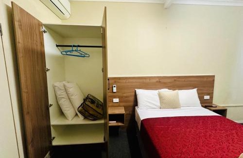 Cootamundra Hotel | Wattle Tree Motel