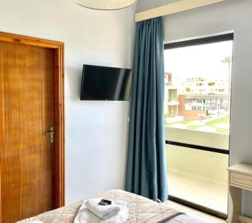 Maleme House | wave rooms sea view