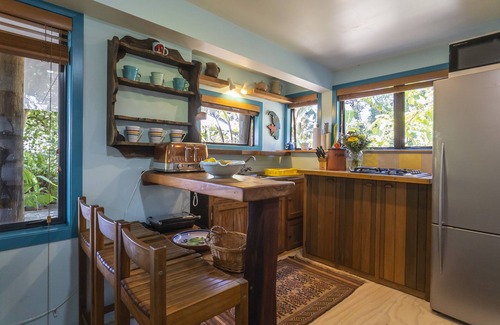 Raglan Apartment | WaveCatcher Whale Bay Surf Studio Flat