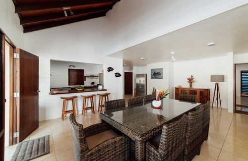 Port Vila Villa | Waves at Surfside
