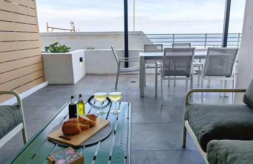 Muizenberg Apartment | Wavescape Bayview Bliss