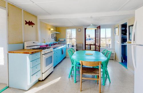 Chilmark House | Wayside Camp