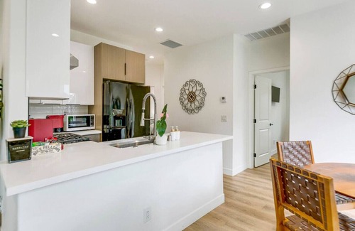 Midway City House | WE12-Modern Home near Asian Garden Mall