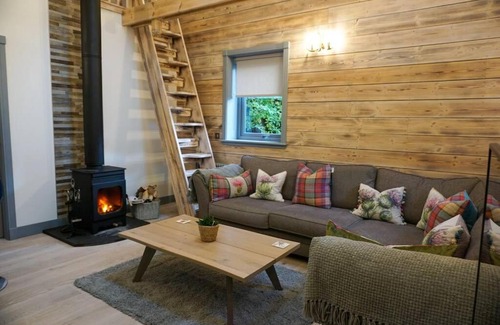 Inverness House | Wee Ness Lodge