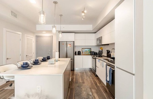 Flagler Village Apartment | Weekend Luxury 2BR w/Rooftop Pool, Jacuzzi, Game Lounge, Gym + Coffee Bar