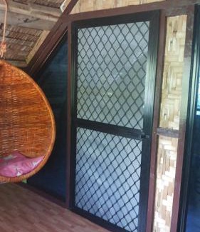 San Isidro House | Weeroona Huts Homestay Pacifico