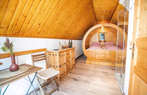 Grub an der March House | Weinfass Chalet Für 4 In Grub An Der March