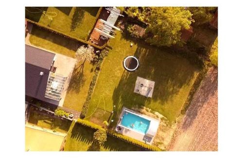 Zetel House | Weitblick-mit-Kind-und-Hund