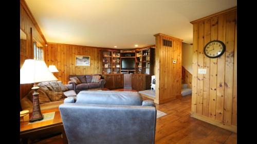 Thornton House | Welch View 68, T