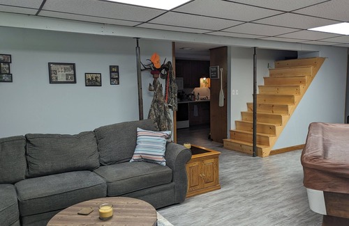 Tamms House | Welcome campers, hikers, fishermen, girls' weekend wine getaways!