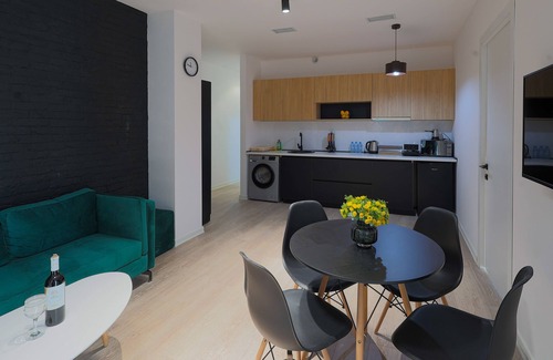 Kentron Apartment | Welcome Republic Square Apartments
