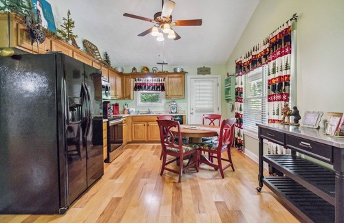 Sloans Valley Cabin | Welcome to “A Beary-Nice Cabin” – A Cozy Getaway in Lake Cumberland Resort