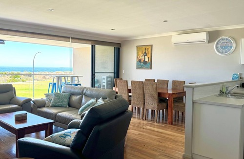 Jurien Bay Villa | Welcome to Bay of Plenty, located within the stunning Seafront Estate complex right in the heart of