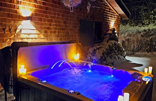 Lenzkirch House | Welcome to Chalet Tannenhäusle with whirlpool and sauna