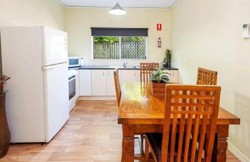 Scarness Apartment | Welcome to Coconut Palms Unit 4