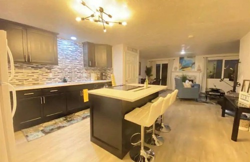Thurston Apartment | WELCOME TO DEWEY DUCK HOUSE-B! 2BR & 2BA 6-Guests