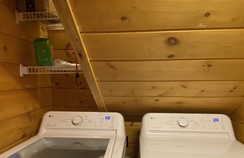 Tamassee Cabin | Welcome to Goldilocks' Cozy and "Just Right" Cabin