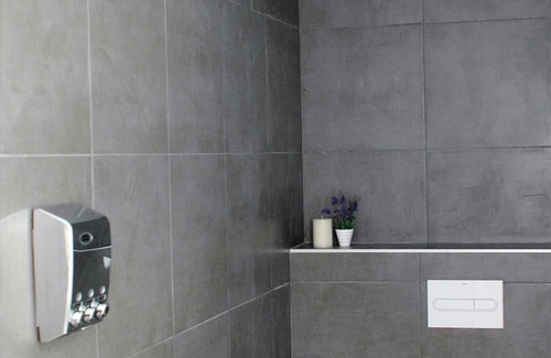 Comares Hotel | Welcome to Jingtu Resort . Your wellness retreat .