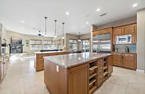 Temecula House | Welcome to Love at First Syrah! Single Story home w/pool/spa/7 bedrooms & more!