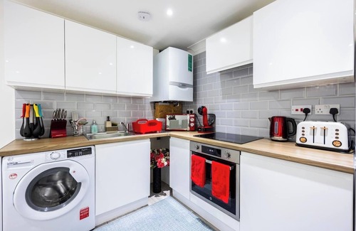 West Kensington Apartment | Welcome to Plotseeker’s 3 Bed 3 Bathroom Flat in Kensington B