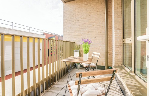 Oval Apartment | Welcome to Plotseeker’s Bright & cosy 1-bed flat in vibrant Vauxhall with A/C, private balcony & space for 4. Walk to Vauxhall & Oval stations—reach Big Ben & London Eye in 10 mins.