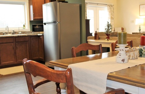 Gibbon House | Welcome to River Run 2-bedroom Barn Cottage