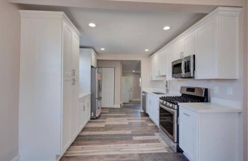 Whitney House | Welcome to Seville