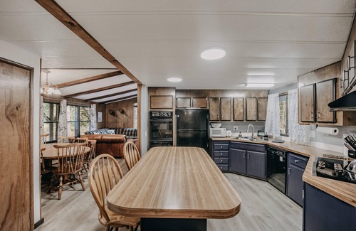 Maple Falls Cabin | Welcome to The Baker House Retreat - The Ranch House and The Bunk House