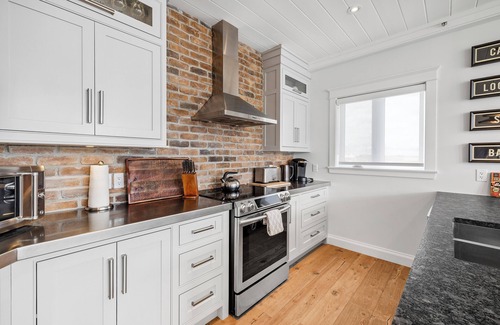 Queens Square Condo | Welcome To The North East River Condos
