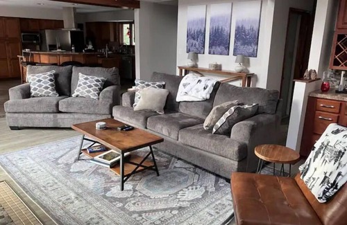 Kresgeville House | Welcome to "The Snurfer House". Your getaway in the Pocono Mountains!