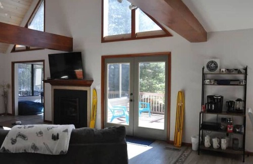Kresgeville House | Welcome to "The Snurfer House". Your getaway in the Pocono Mountains!
