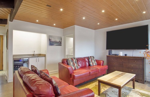 Bloomingdale House | Welcome to the Tree House. 4 bed 3 bath private home