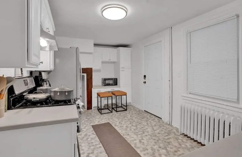 Easton House | Welcome to this charming townhouse located in the heart of Easton, Pennsylvania!