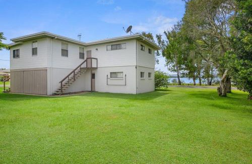Tin Can Bay House | Welcome to Waterfront Views
