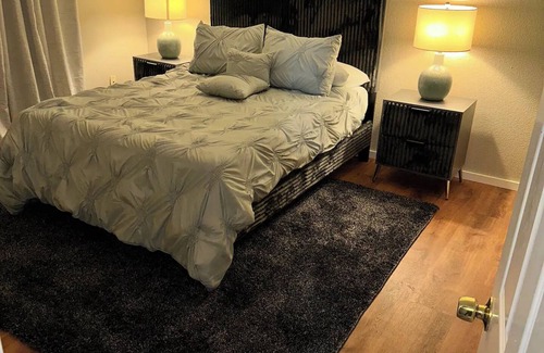 Lewiston House | Welcome to your quiet spacenn