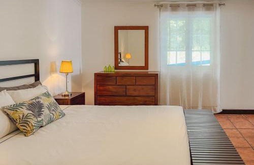 Caloura House | WelcomeBuddy - Casa Tia Néné - Green Glassyard